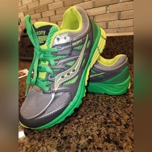 Saucony Kid's Zealot Athletic Sneaker